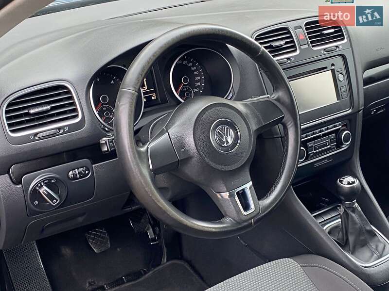 Універсал Volkswagen Golf 2012 в Івано-Франківську
