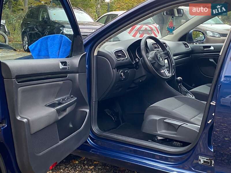 Універсал Volkswagen Golf 2012 в Івано-Франківську