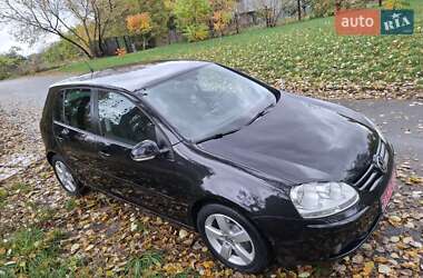 Хэтчбек Volkswagen Golf 2008 в Киеве
