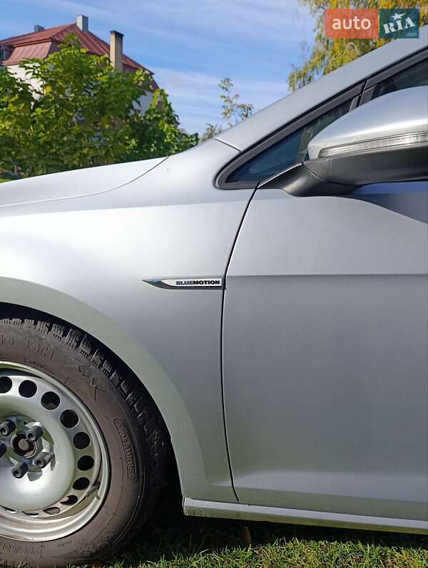 Універсал Volkswagen Golf 2015 в Летичіві