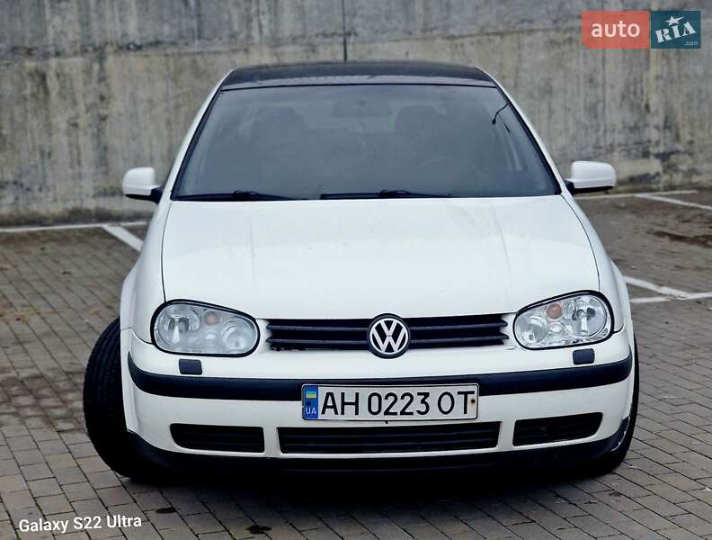 Хетчбек Volkswagen Golf 2001 в Одесі
