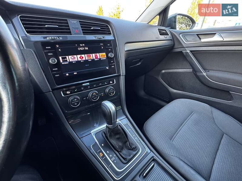 Універсал Volkswagen Golf 2019 в Хмельницькому