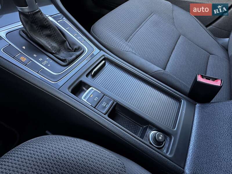 Універсал Volkswagen Golf 2019 в Хмельницькому