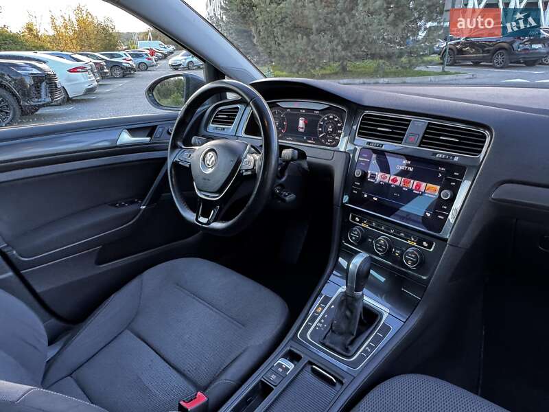 Універсал Volkswagen Golf 2019 в Хмельницькому