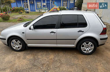 Хетчбек Volkswagen Golf 2003 в Харкові