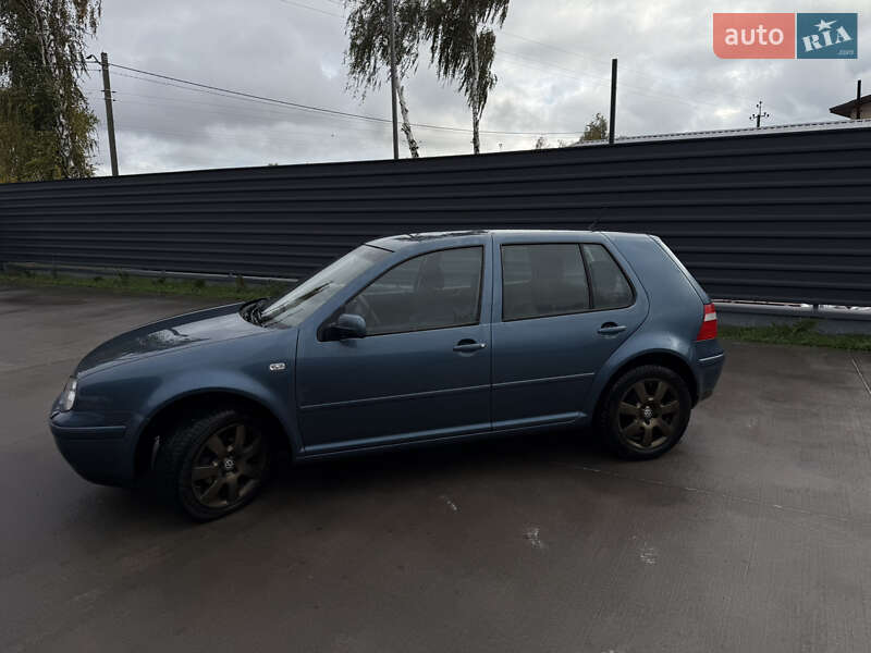 Хетчбек Volkswagen Golf 2003 в Києві