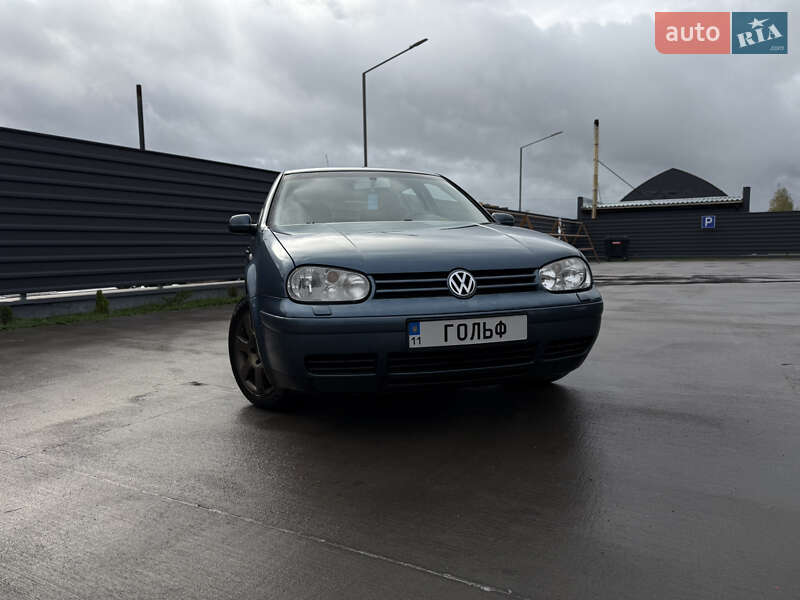 Хетчбек Volkswagen Golf 2003 в Києві