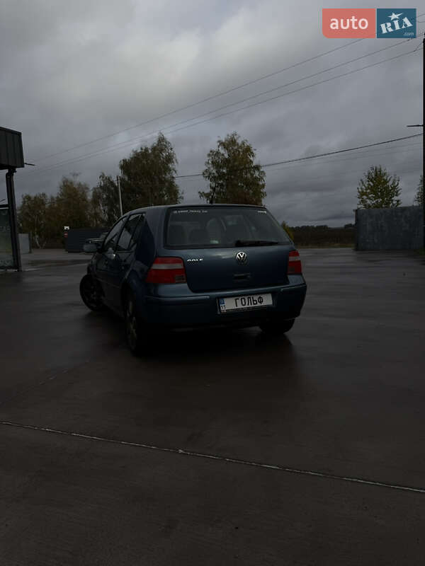 Хетчбек Volkswagen Golf 2003 в Києві