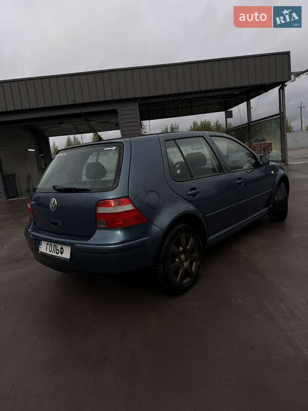Хетчбек Volkswagen Golf 2003 в Києві