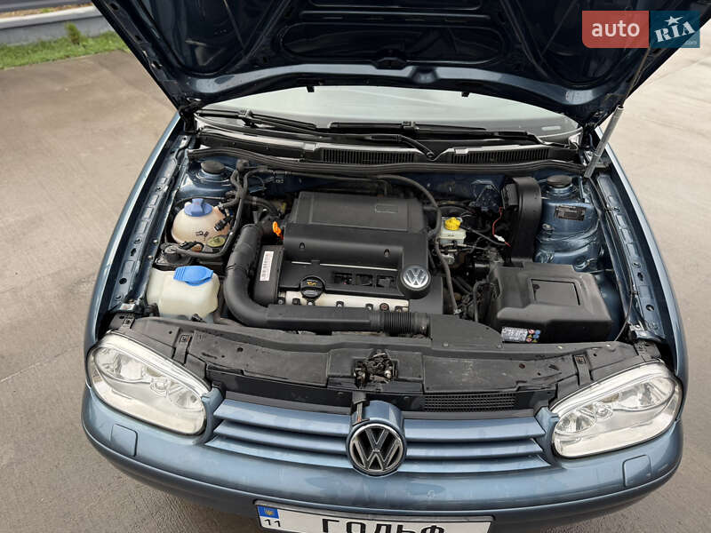 Хетчбек Volkswagen Golf 2003 в Києві