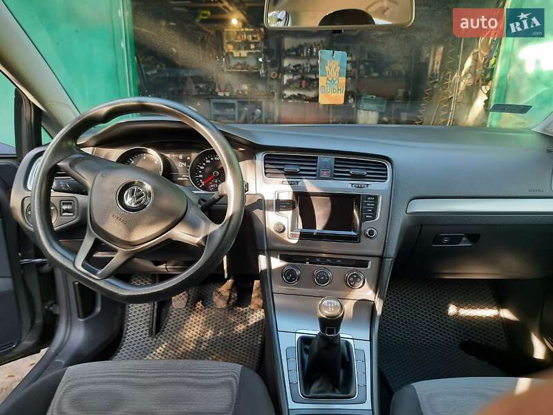 Хетчбек Volkswagen Golf 2013 в Чуднові