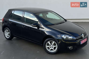 Хэтчбек Volkswagen Golf 2010 в Луцке