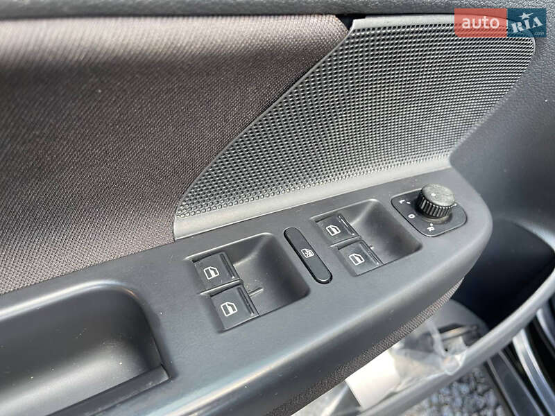 Хэтчбек Volkswagen Golf 2008 в Виннице