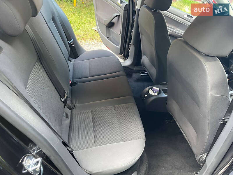 Хэтчбек Volkswagen Golf 2008 в Виннице