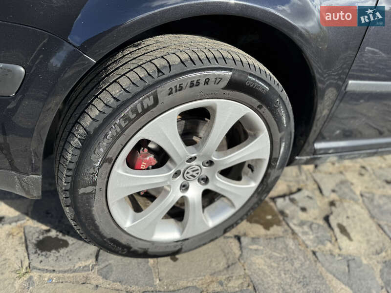 Універсал Volkswagen Golf 2003 в Рівному