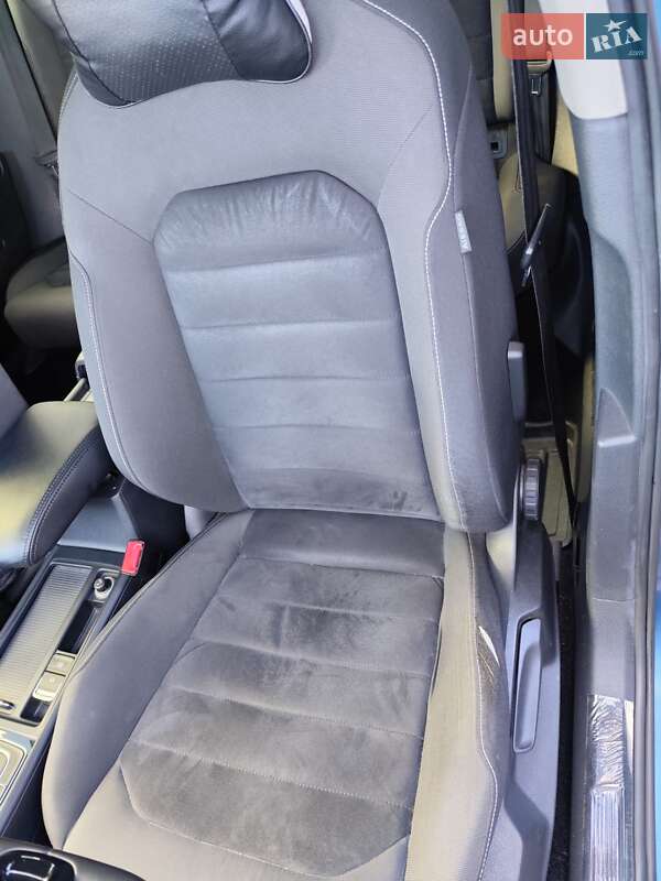 Хэтчбек Volkswagen Golf 2013 в Киеве