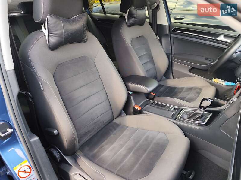 Хэтчбек Volkswagen Golf 2013 в Киеве