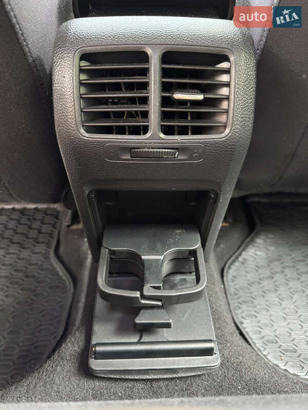 Хетчбек Volkswagen Golf 2009 в Луцьку