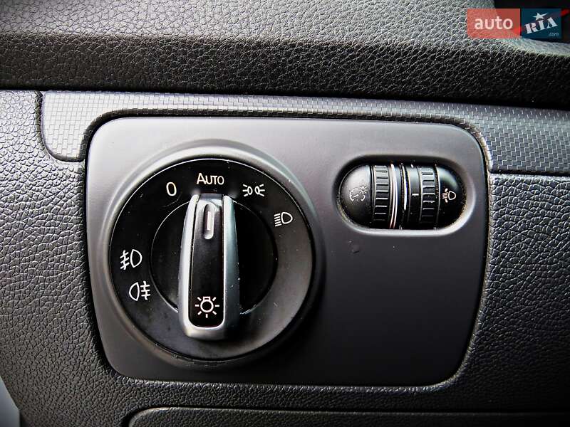 Хетчбек Volkswagen Golf 2005 в Черкасах