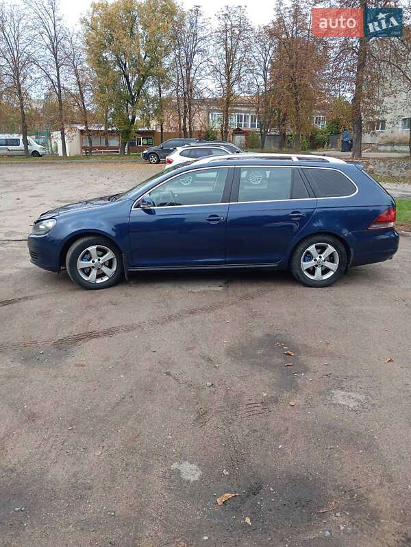 Универсал Volkswagen Golf 2010 в Черкассах