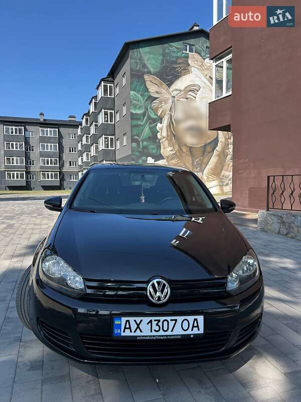 Хетчбек Volkswagen Golf 2010 в Охтирці