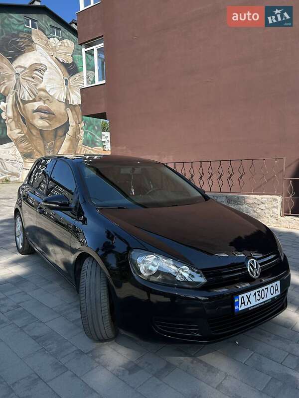 Хетчбек Volkswagen Golf 2010 в Охтирці
