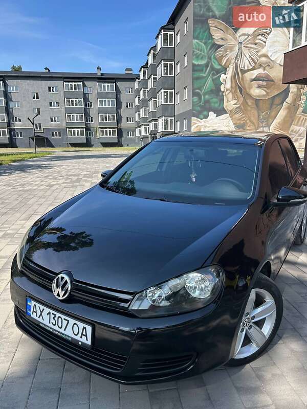 Хетчбек Volkswagen Golf 2010 в Охтирці