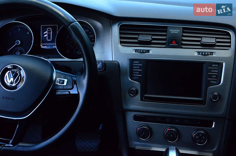 Універсал Volkswagen Golf 2015 в Києві