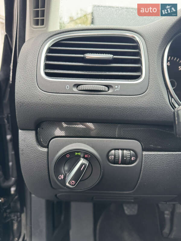 Хетчбек Volkswagen Golf 2012 в Львові