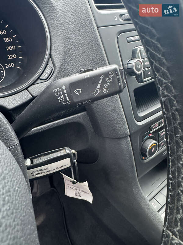 Хетчбек Volkswagen Golf 2012 в Львові