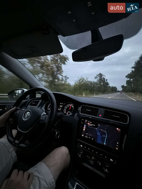 Універсал Volkswagen Golf 2017 в Києві