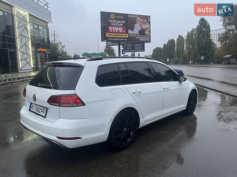 Універсал Volkswagen Golf 2017 в Києві