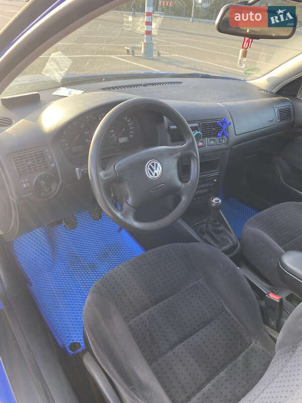 Хетчбек Volkswagen Golf 1999 в Києві