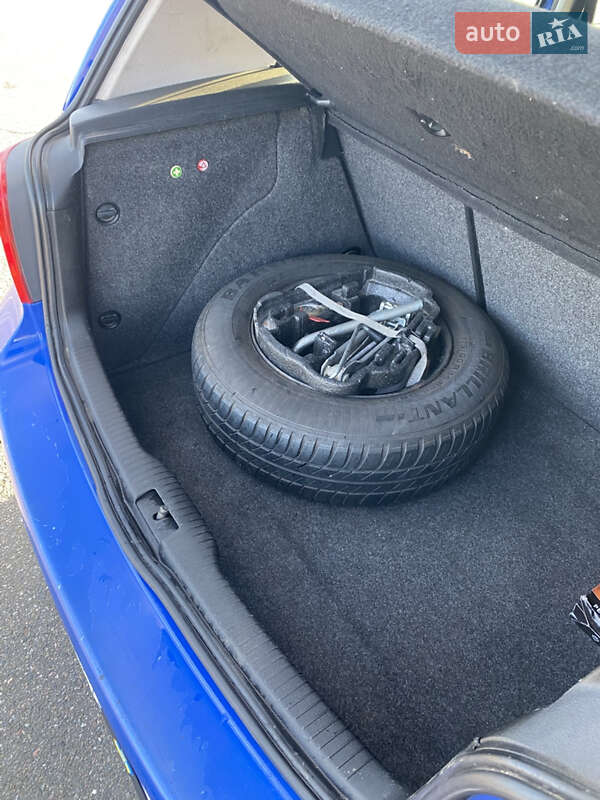 Хетчбек Volkswagen Golf 1999 в Києві