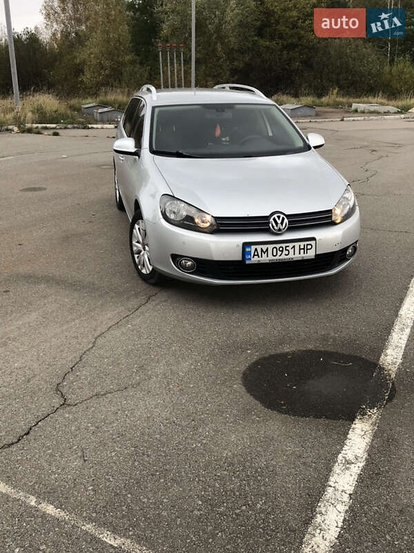 Універсал Volkswagen Golf 2011 в Звягелі