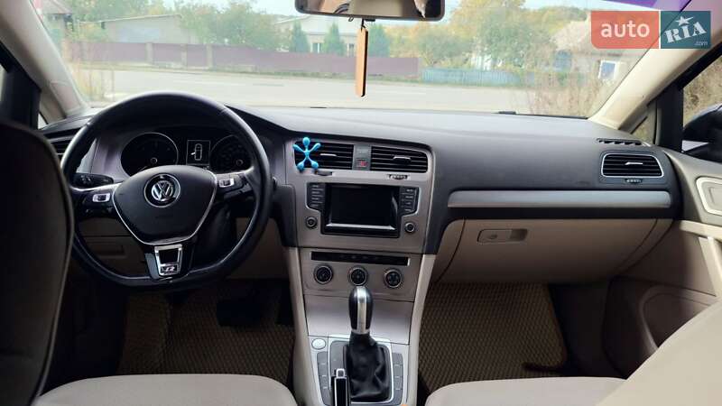 Універсал Volkswagen Golf 2015 в Жмеринці