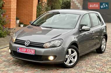 Хетчбек Volkswagen Golf 2009 в Володимирці