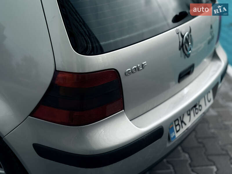 Хэтчбек Volkswagen Golf 1999 в Вараше