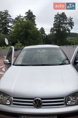 Универсал Volkswagen Golf 2001 в Черновцах