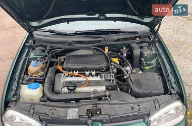 Універсал Volkswagen Golf 2000 в Чернігові