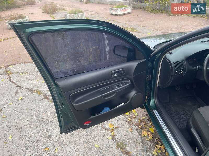 Універсал Volkswagen Golf 2000 в Чернігові