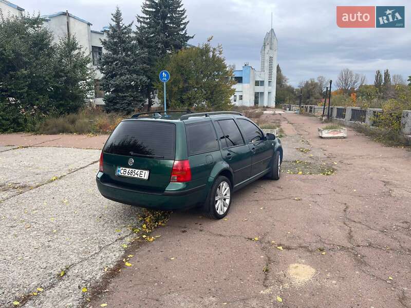 Універсал Volkswagen Golf 2000 в Чернігові