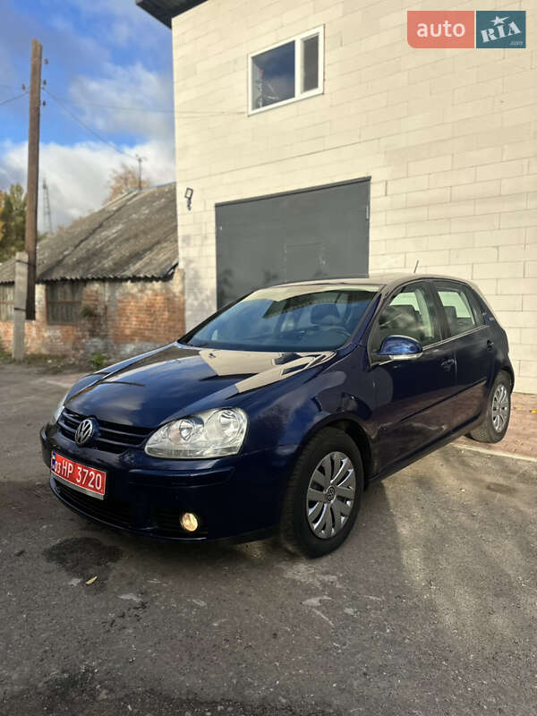 Хэтчбек Volkswagen Golf 2006 в Хороле