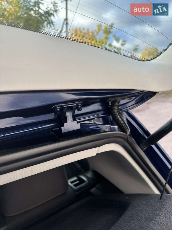 Хэтчбек Volkswagen Golf 2006 в Хороле