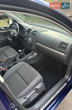 Хэтчбек Volkswagen Golf 2006 в  фото 18 Хэтчбек Volkswagen Golf 2006 в