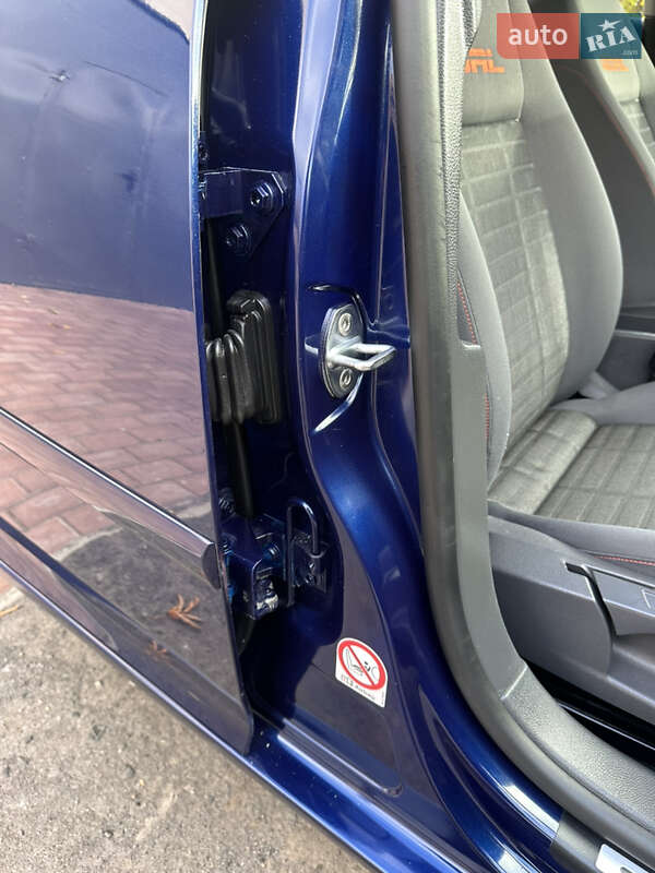 Хэтчбек Volkswagen Golf 2006 в Хороле