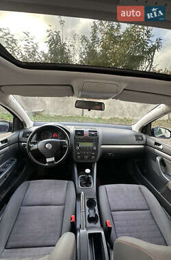 Хэтчбек Volkswagen Golf 2006 в  фото 27 Хэтчбек Volkswagen Golf 2006 в