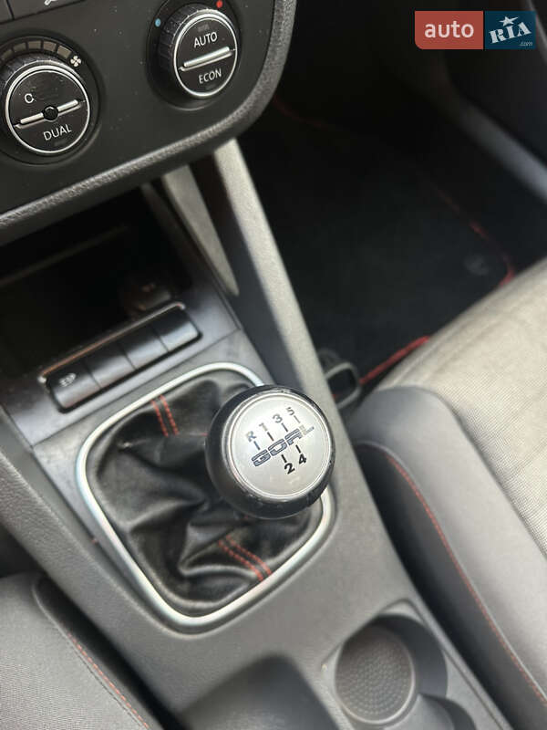 Хэтчбек Volkswagen Golf 2006 в Хороле