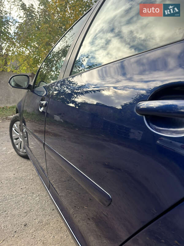 Хэтчбек Volkswagen Golf 2006 в Хороле