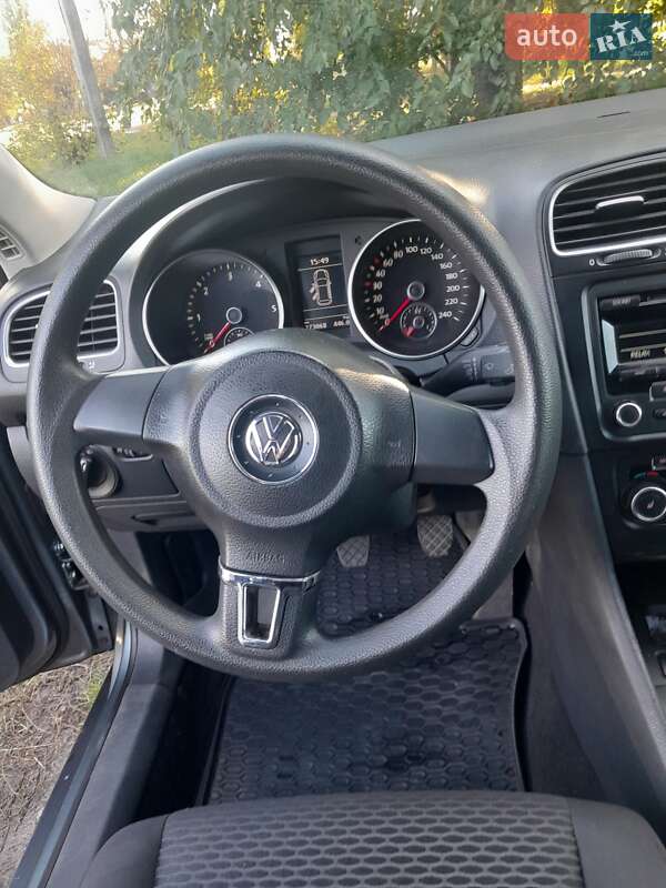 Универсал Volkswagen Golf 2011 в Черкассах